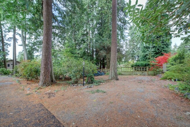 Building Photo - 3bd/2.5ba Edmonds Home