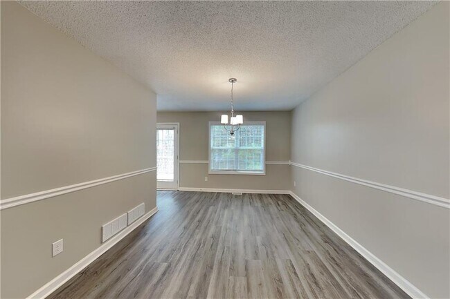 Building Photo - 85 Ellen Glen Way