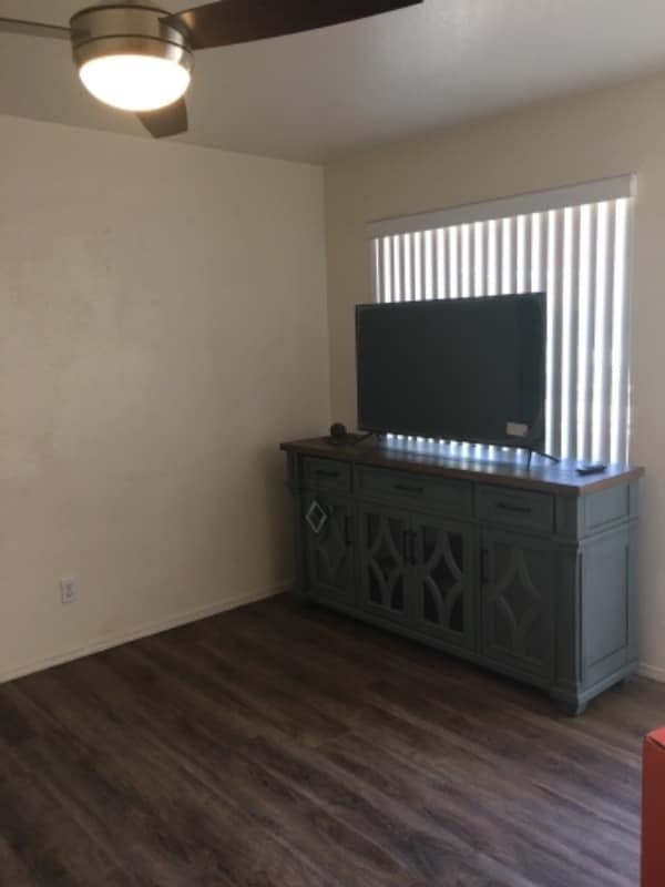 Building Photo - 1579 E Courtney Pl