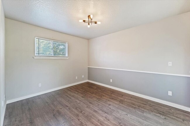 Building Photo - Stylish 3-Bed Home with Spacious Backyard ...