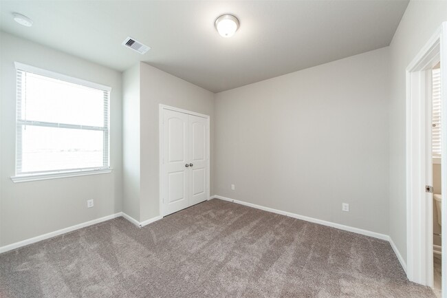 Building Photo - 5131 Pr Ter Ln