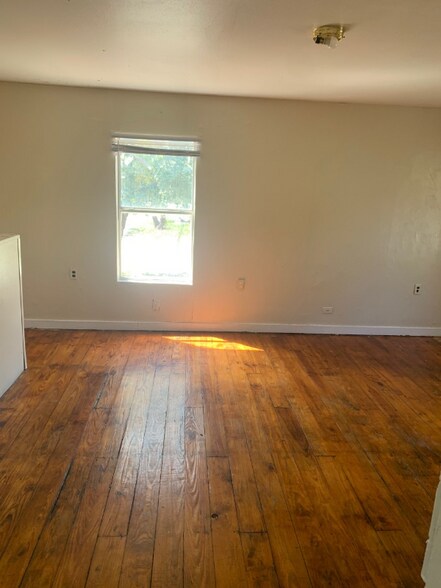 Building Photo - 1021 N 27th St