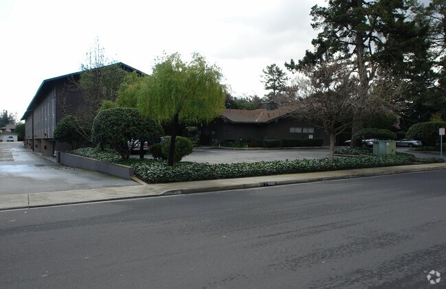 Building Photo - Brookview
