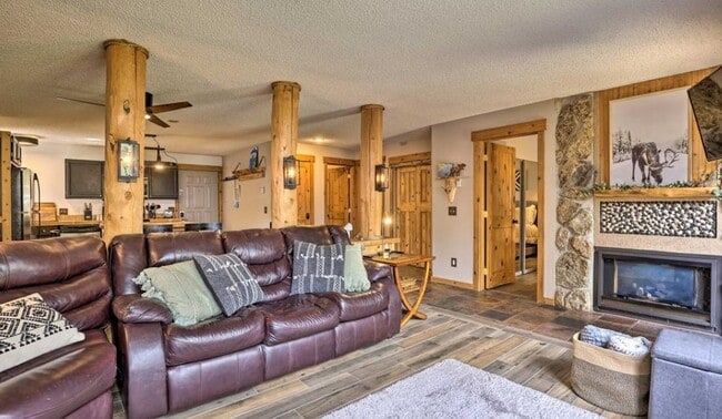 Building Photo - 96 Mountainside Dr