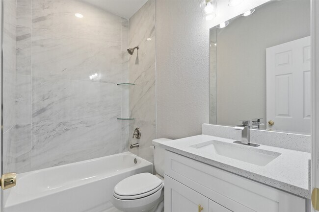 Building Photo - 1915 Ross Ave