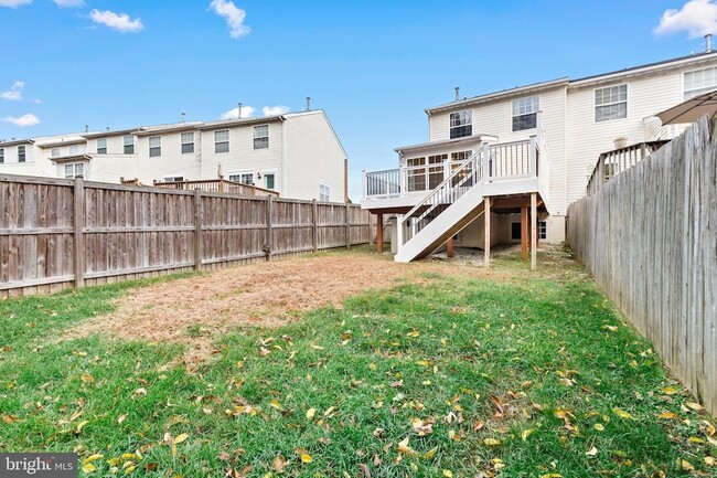 Building Photo - 520 Buckstone Garth