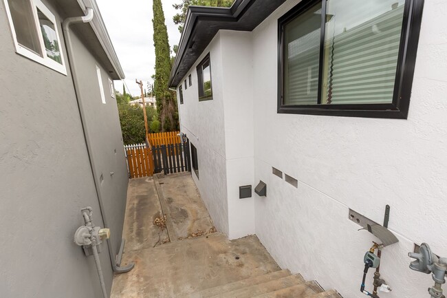 Building Photo - ***CONTEMPORARY COMPFORT ***COLLEGE AREA**...
