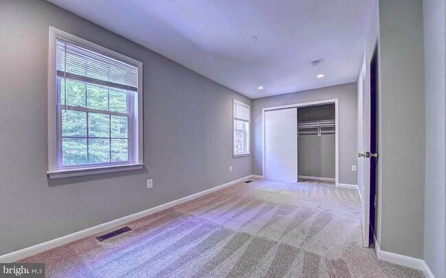 Building Photo - 2226 Gunsmith Square