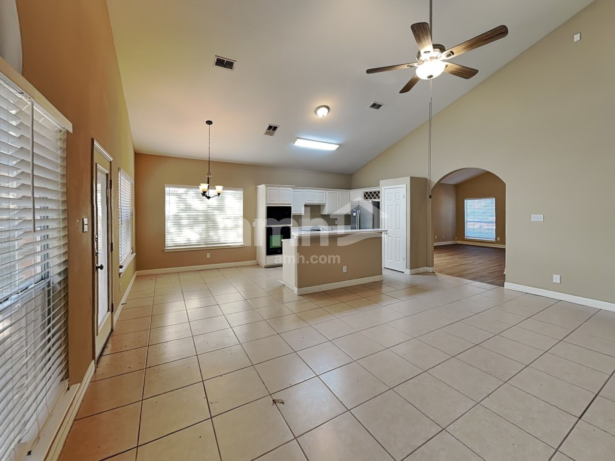 Building Photo - 14 Sweetwood