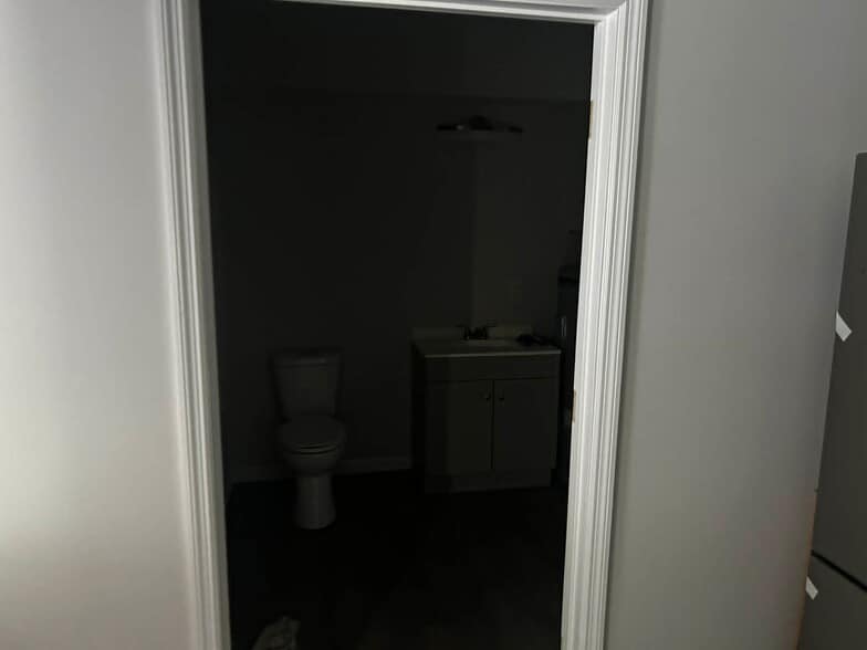 Building Photo - 1006 Pocahontas Ave