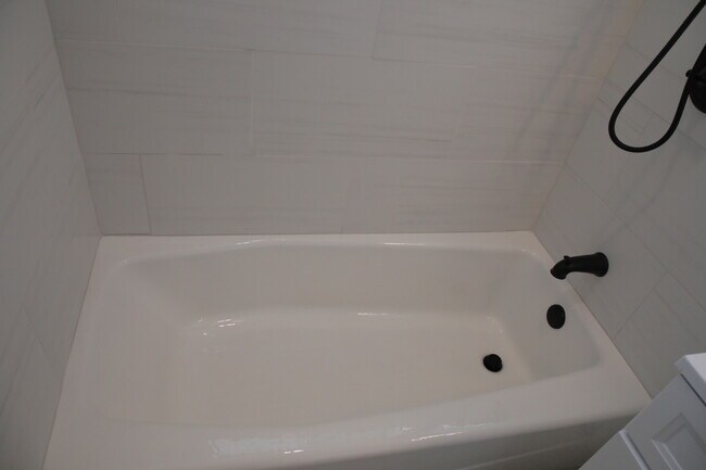 Bathroom #2 Tub - 1823 N 6th St