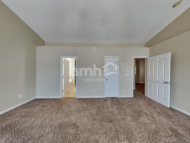 Building Photo - 511 Lindsborg Trl