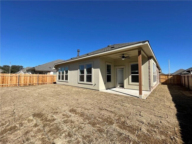 Building Photo - 205 Baralo St