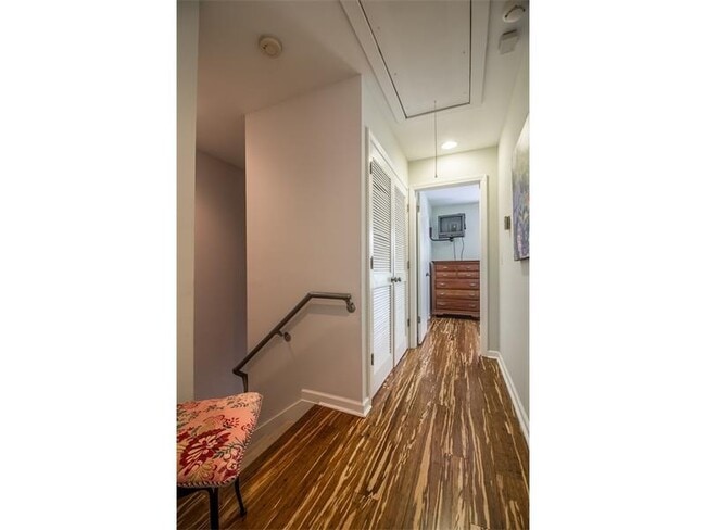 Building Photo - 1516 Howell Mill Rd NW