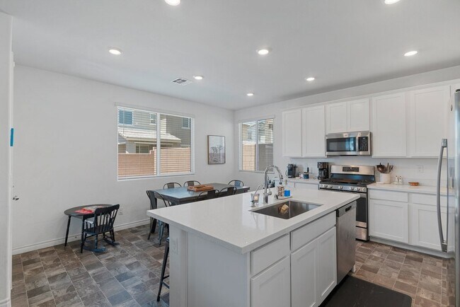 Building Photo - 7117 Red Gulch St