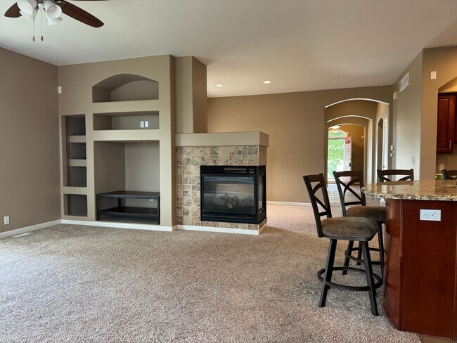 Building Photo - Elkhorn Home For Rent In Quiet Neighborhood