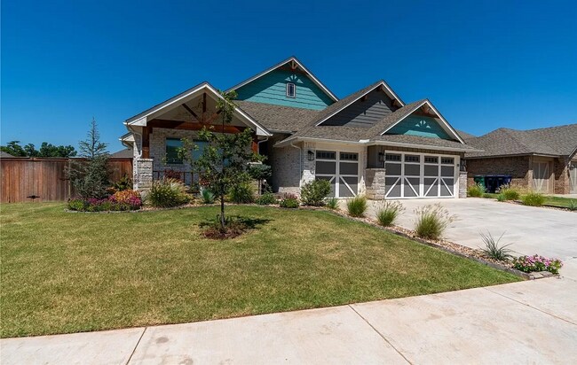 Building Photo - Stunning 3BD/2.5BTH Home in Mustang