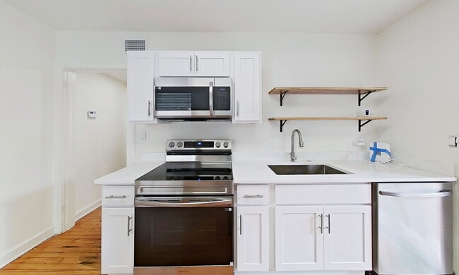 Building Photo - Pristine Neptune Beach Efficiency Unit Remodel: 2 Blocks to the Sand and Walkable to Everything!