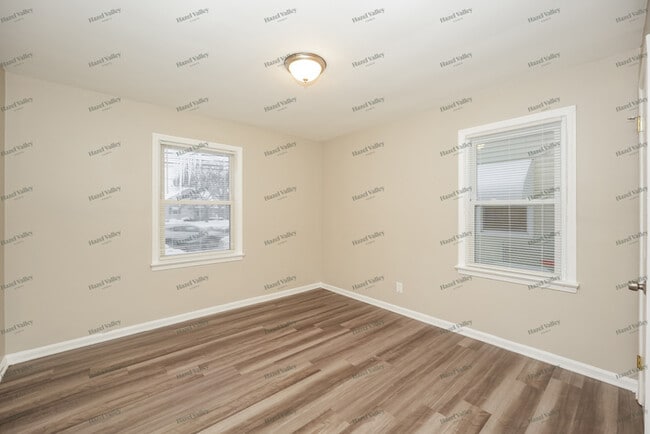 Building Photo - 5910 Turney Rd