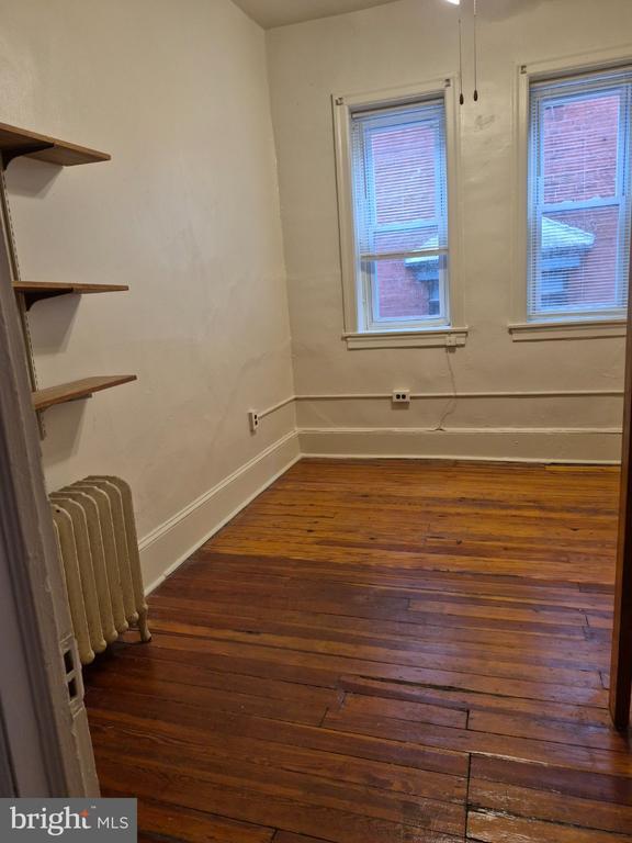 Building Photo - 4610 Chester Ave