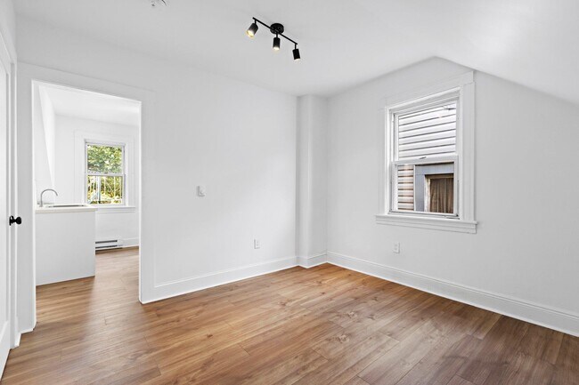 Building Photo - 44 Highwood Terrace