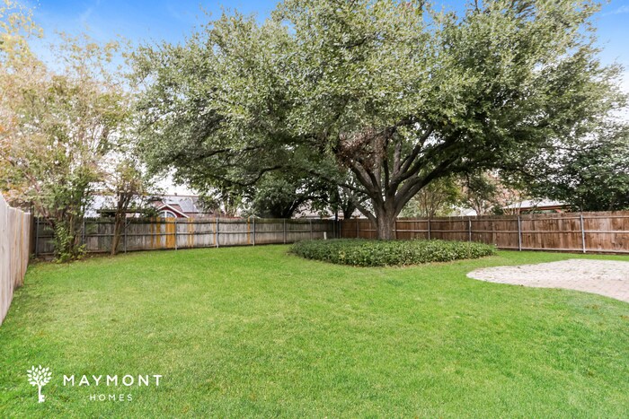 Building Photo - 2333 Cromwell Dr