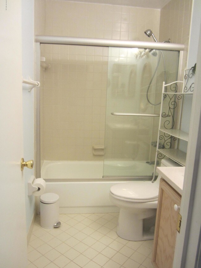 Building Photo - 4401 Seagate Ln N
