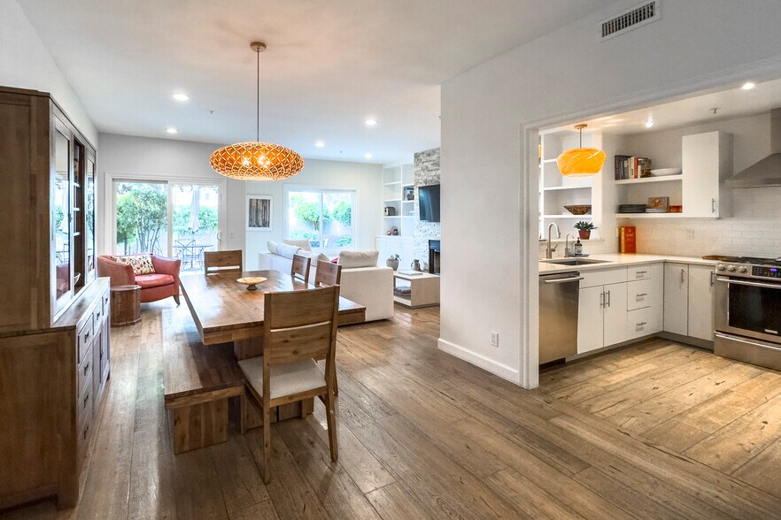 Building Photo - 4505 Carpinteria Ave