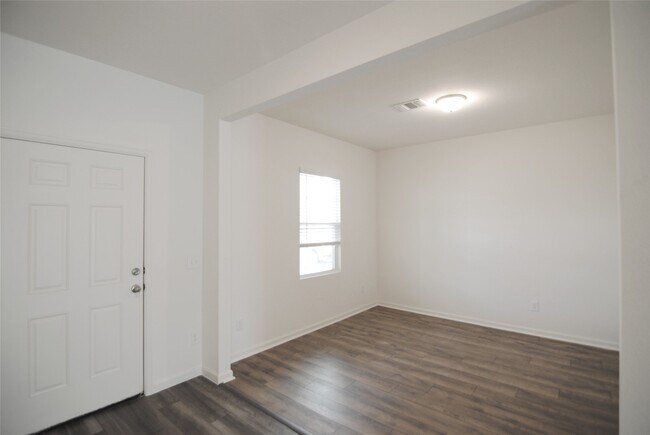Building Photo - 1052 Water Oak Ln