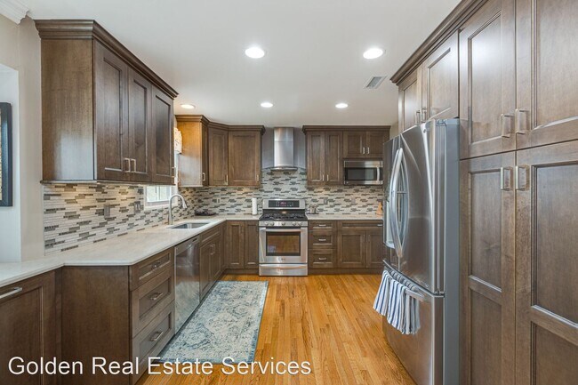 Building Photo - 5 br, 3.5 bath House - 5624 Kemp Ln