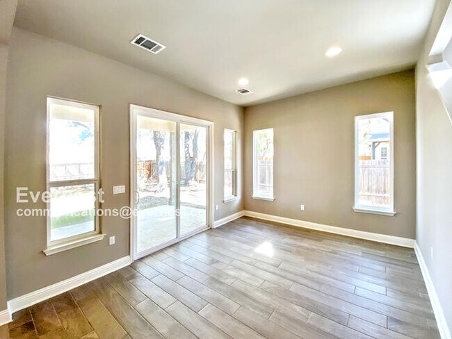 Building Photo - 8800 Jodie Ln