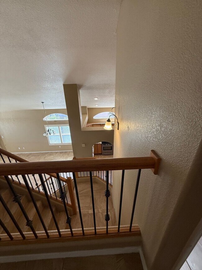 Building Photo - NE Home