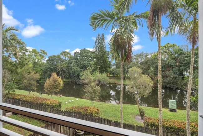 Building Photo - 120 Sparrow Dr