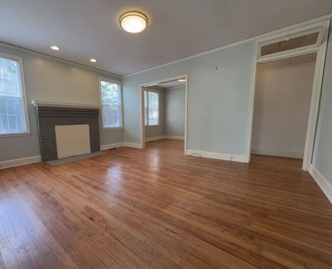 Building Photo - 2944 Hope Ave