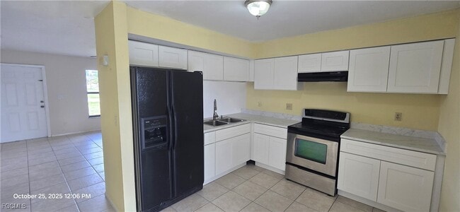 Building Photo - 1302 NE 9th St