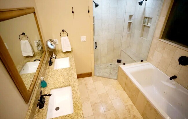 Building Photo - Available Now! Boulder’s Best-Kept Secret Fully Furnished | Mountain Living in Town