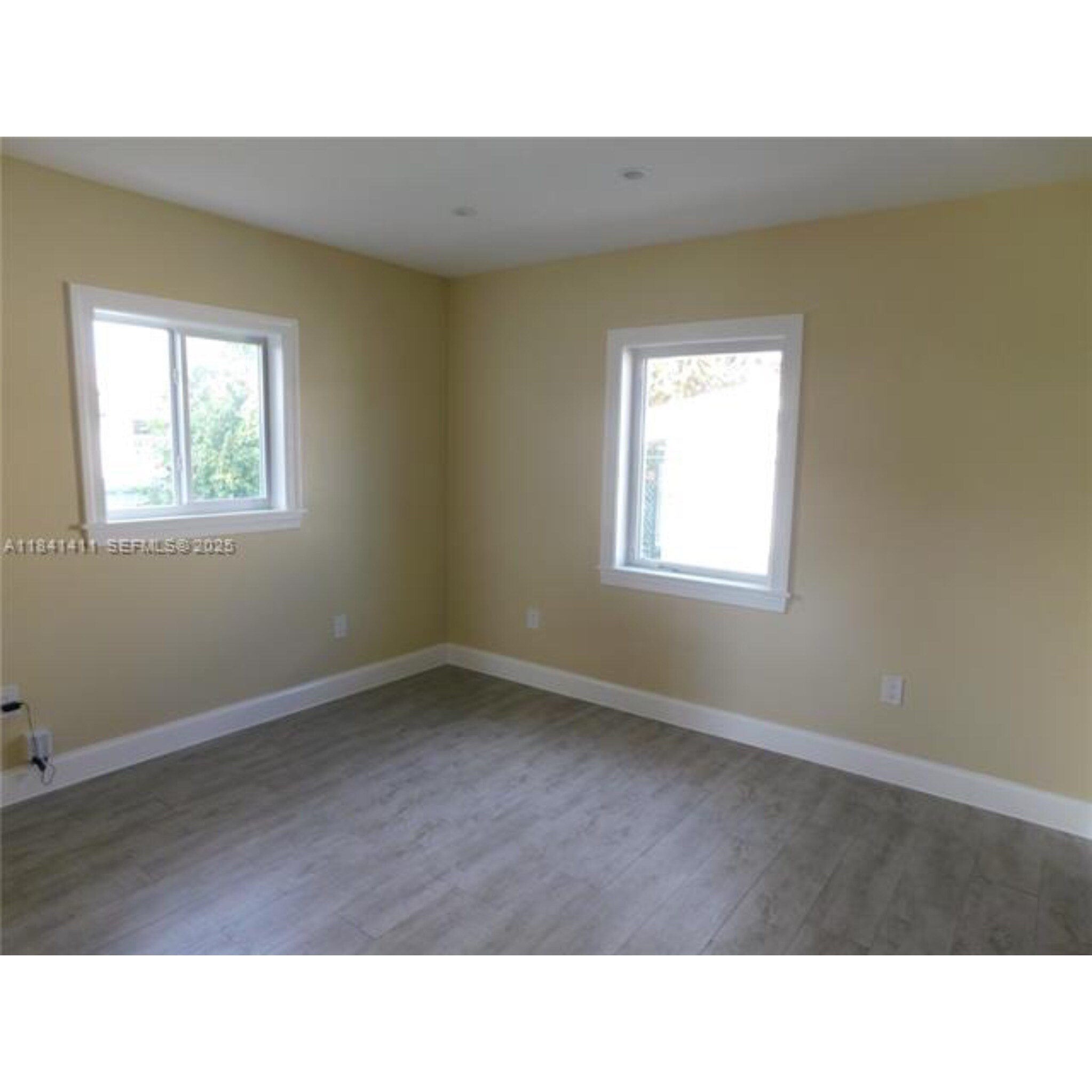 Building Photo - 2375 SW 21st Ter