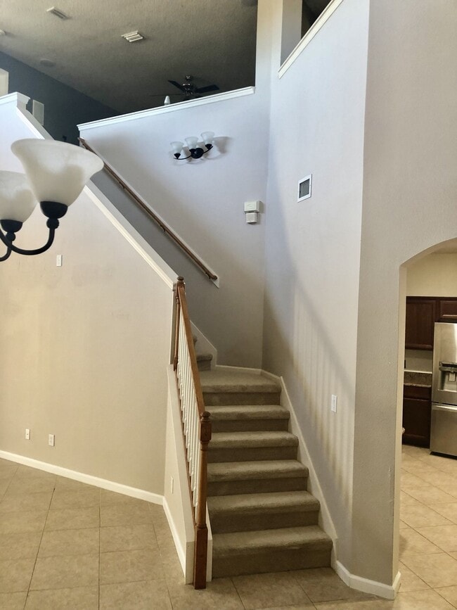 Building Photo - A gorgeous 4 Bedroom 2.5 Baths For Rent