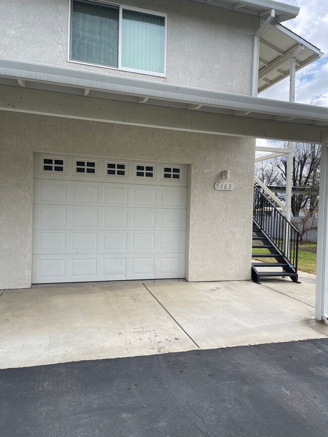 Building Photo - 3 BED 2 BATH W/ATTACHED MOTHER-IN-LAW SUITE *SOLAR PANELS ON ROOF = LOW ELECTRIC BILL*