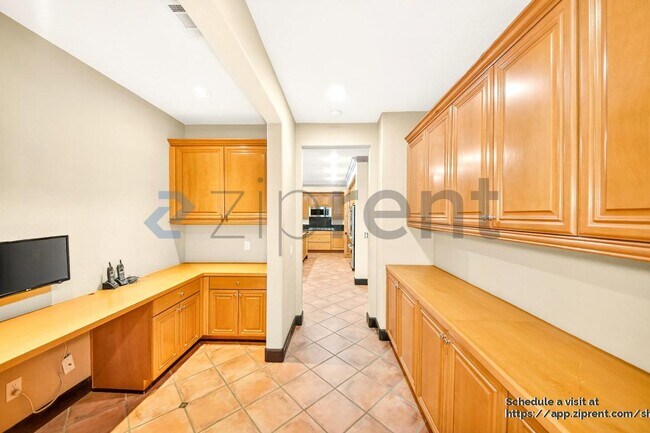 Building Photo - 1485 Clearview Cir