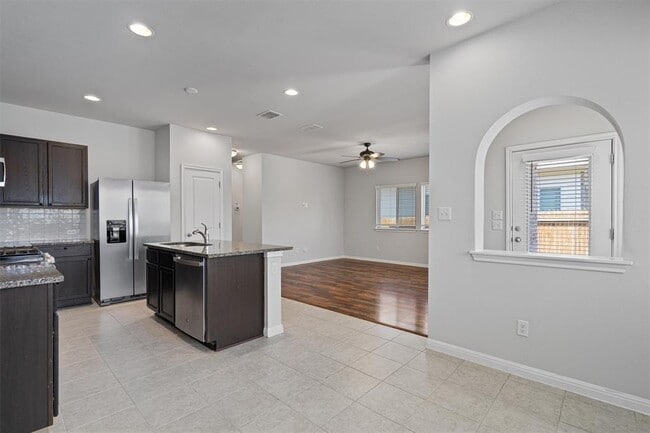 Building Photo - 256 Pelican Bay Cir