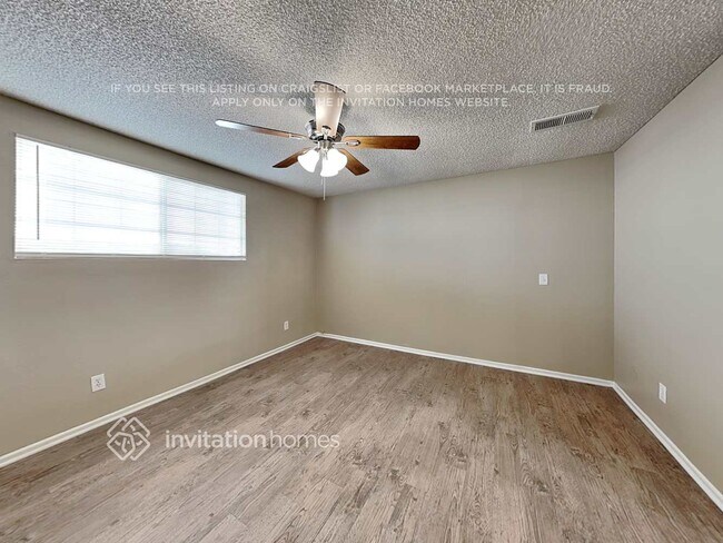 Building Photo - 5405 N Acacia Ave