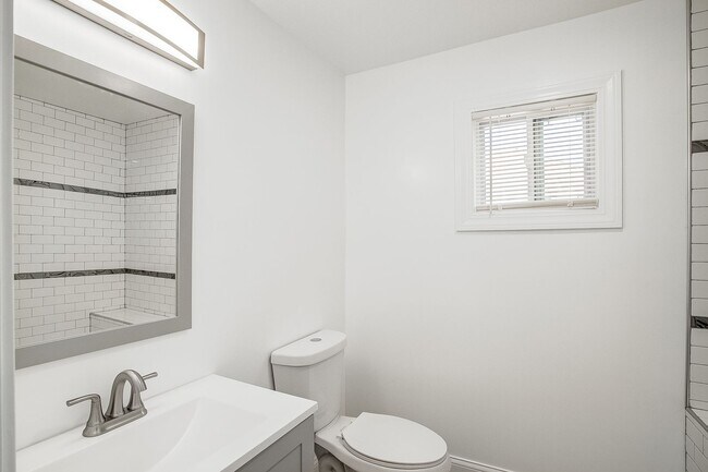 Building Photo - 5229 Brookwood Ave