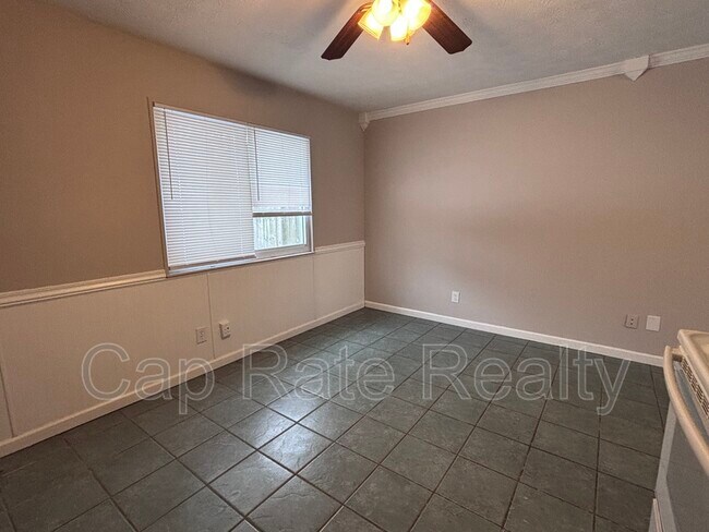 Building Photo - 4003 Carlton Ave