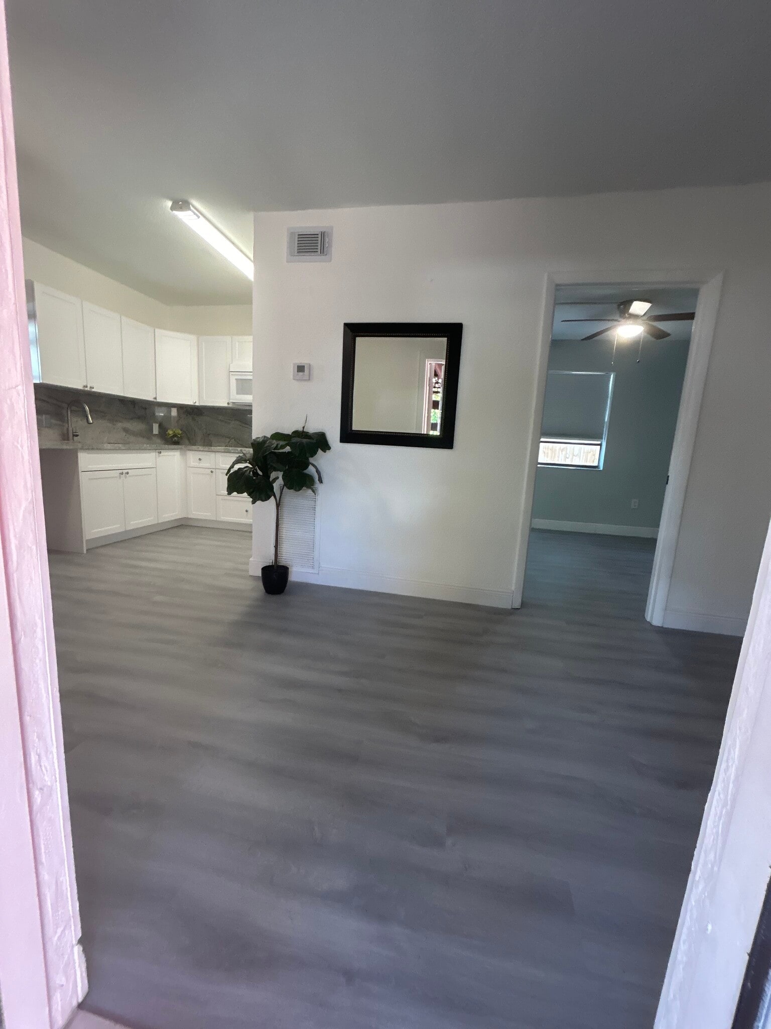 Building Photo - 927 SW 71st Ct