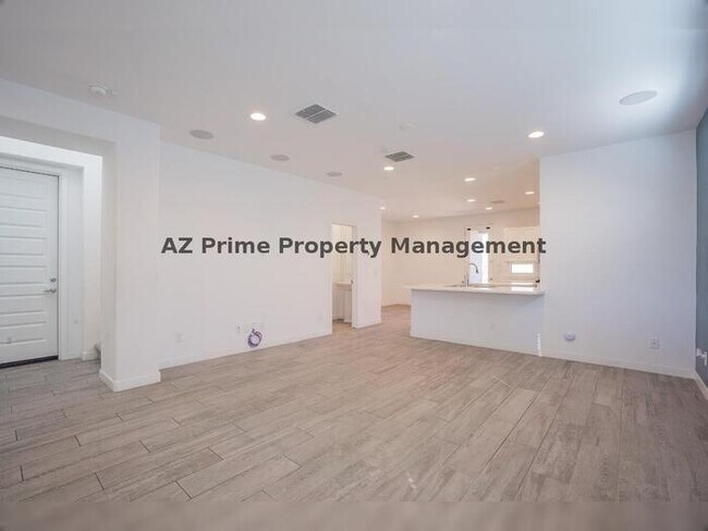 Building Photo - 3719 S 63rd Dr