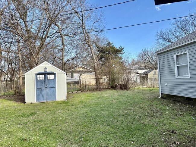 Building Photo - 709 11th Ave NW