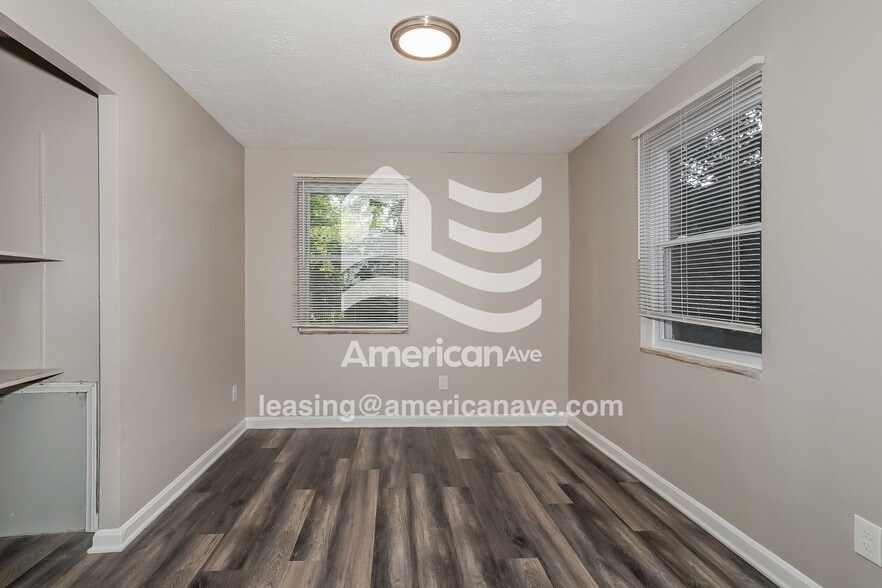 Building Photo - 3879 E 154th St