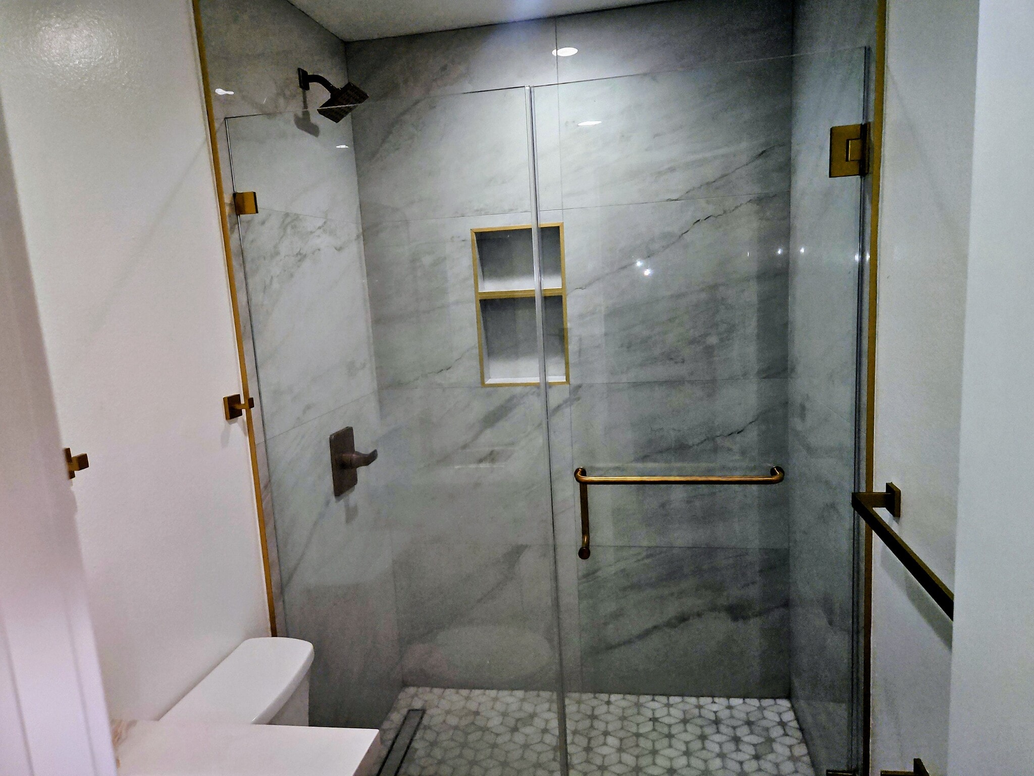 Building Photo - 141 Greentree Ln