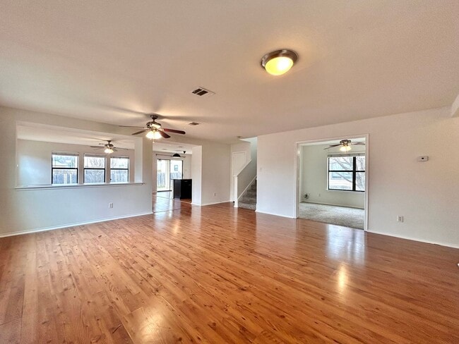 Building Photo - 2417 McCook Dr